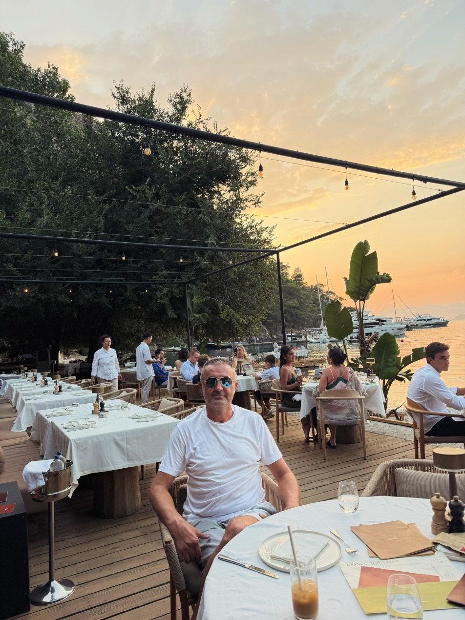 Murat Kervancı, Göcek'te gün batımında